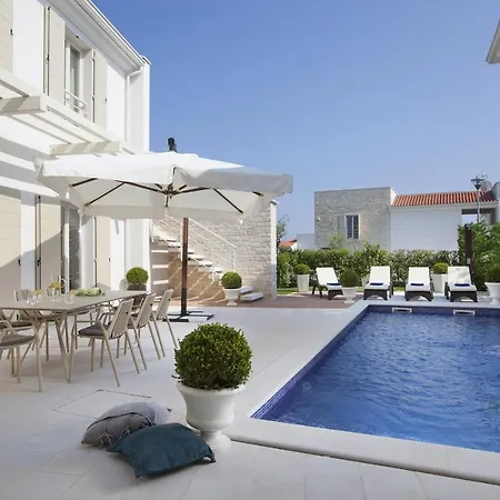 Luxury With Heated Pool