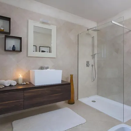 Villa Luxury Frida With Heated Pool *