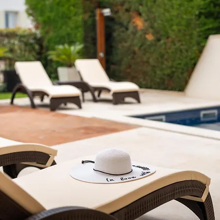 Villa Luxury With Heated Pool