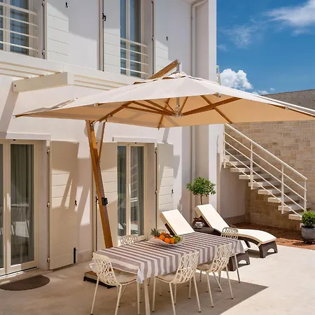 Luxury With Heated Pool *