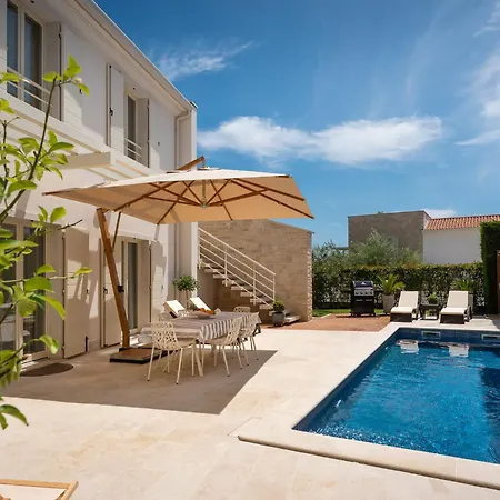 Luxury With Heated Pool Tar-Vabriga