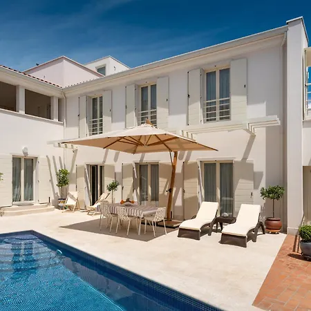 Luxury With Heated Pool Villa *