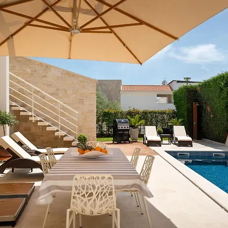 Luxury With Heated Pool