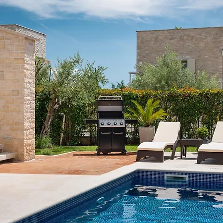 Villa Luxury With Heated Pool Tar-Vabriga